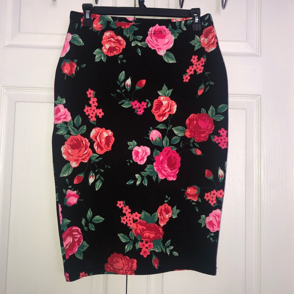 Floral Print LOVE skirt